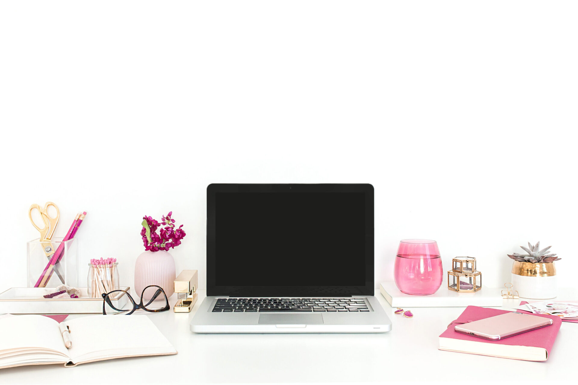 30+ Examples of Blogs: Successful Blog Examples for 2022 - Blogging Her Way